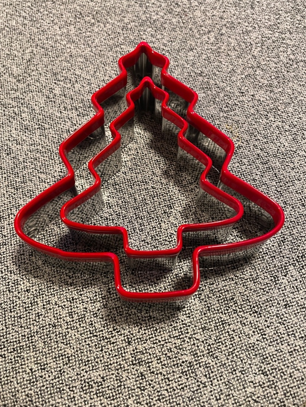 Cookie Cutter Christmas Tree Shaped Set of 2 Comfort Grip Metal Silicone NEW